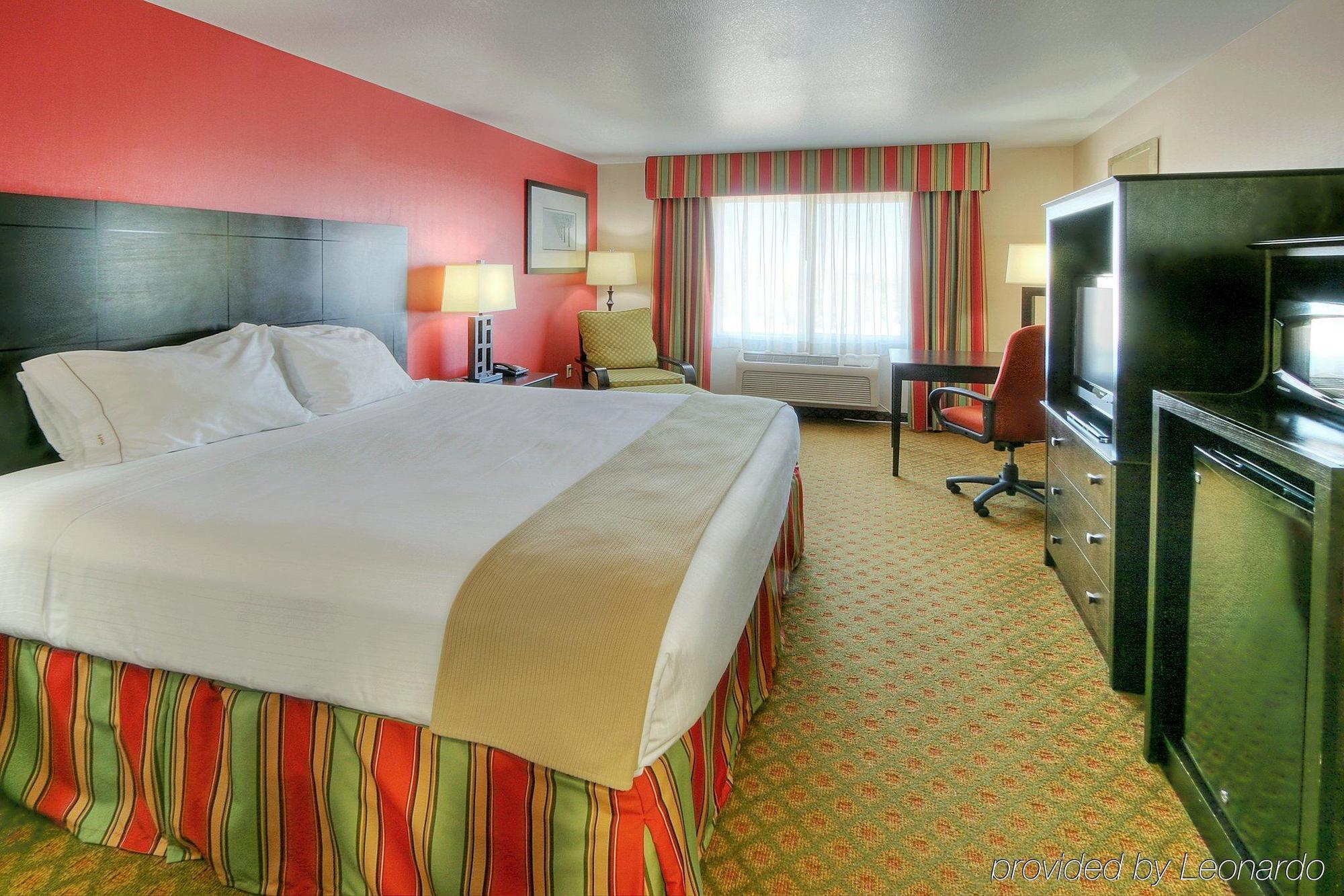 Holiday Inn Express And Suites - Tucumcari, An Ihg Hotel Zewnętrze zdjęcie